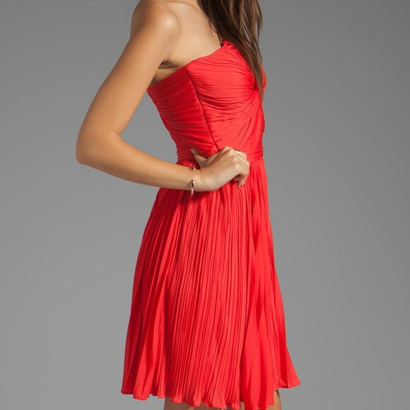 Halston Heritage One Shoulder Pleated Dress With Center Twist in Poppy.  SZ 0 - Picture 3 of 7